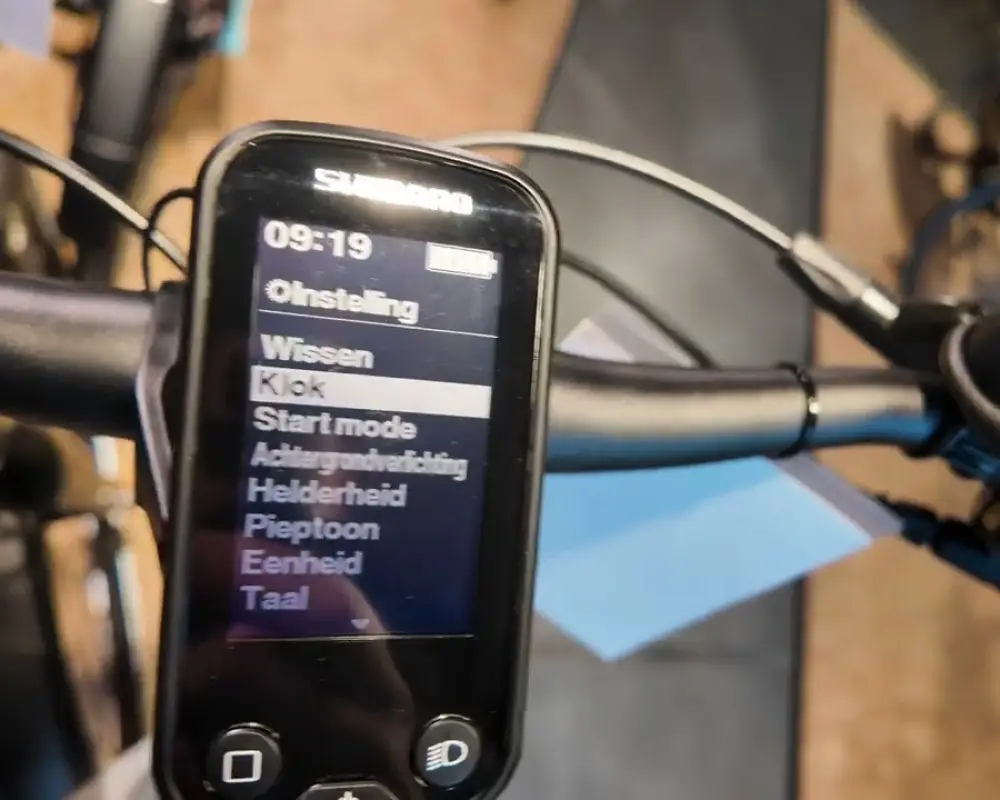 Verzetten van de tijd op een Shimano display