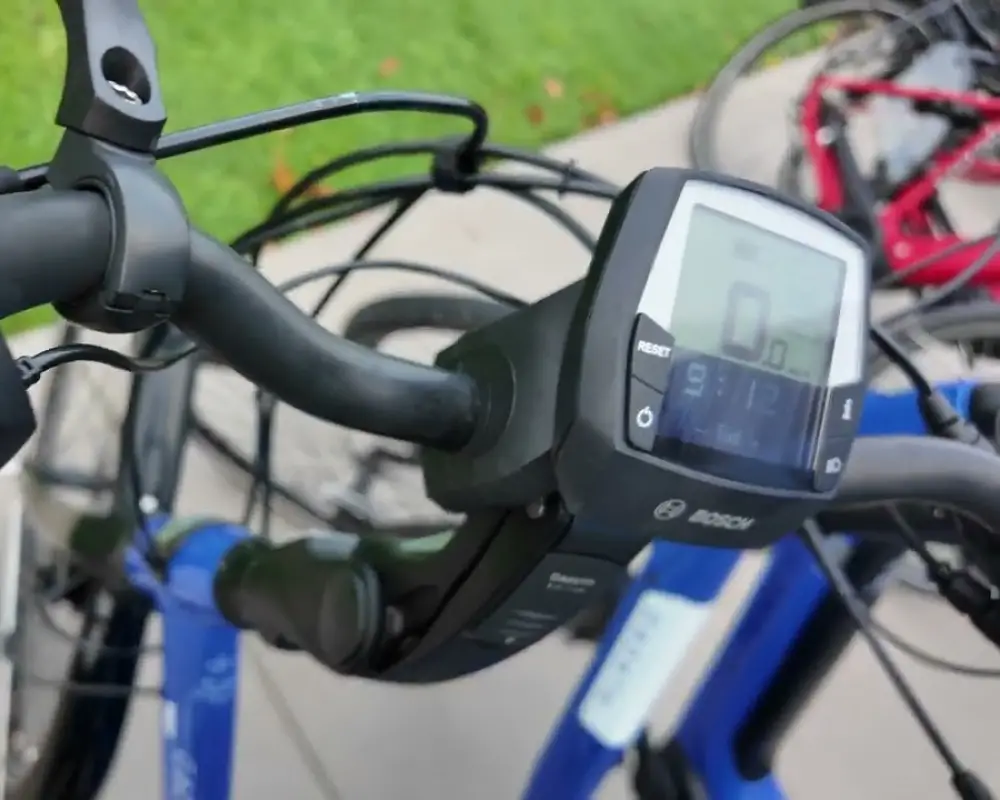 Verzetten van de tijd op een Bosch Intuvia display